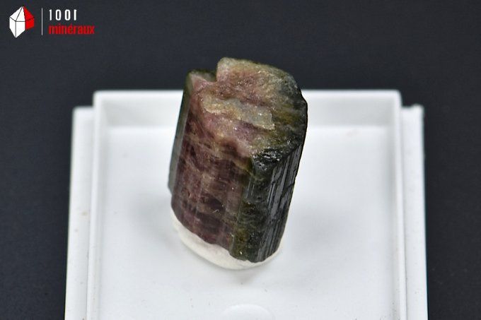 tourmaline_elbaite_cristaux_mineraux