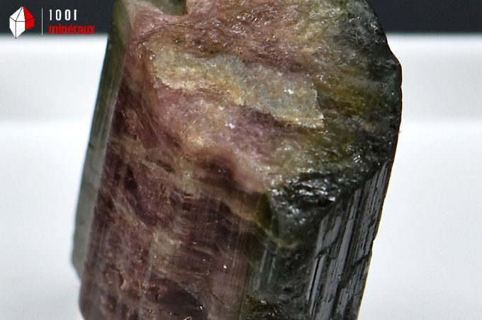 tourmaline_elbaite_cristaux_mineraux