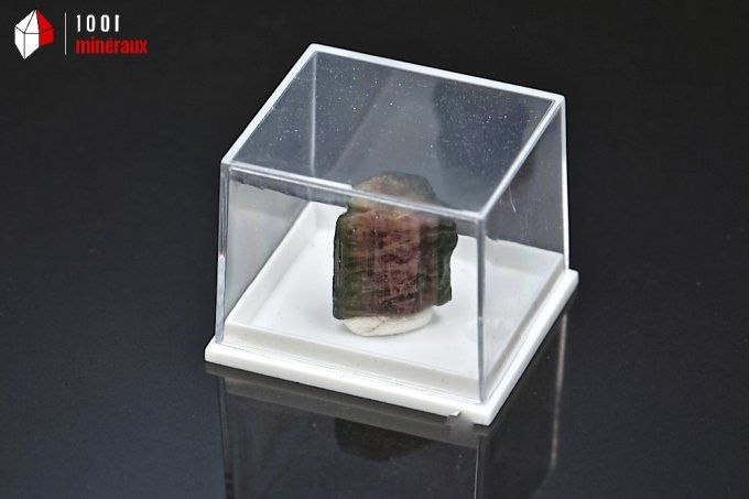 tourmaline_elbaite_cristaux_mineraux