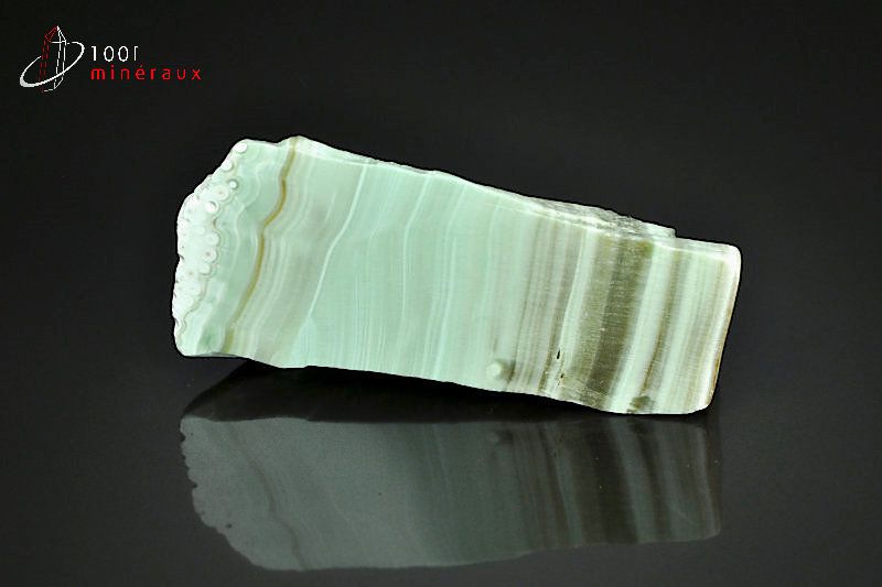 Aragonite verte polie - Espagne - minéraux polis 7,4 cm / 70 g / BD226