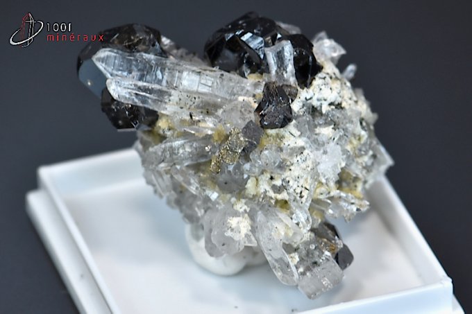 cassiterite-mineraux-cristaux