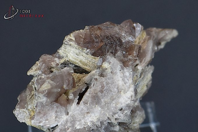 axinite-cristaux-mineraux