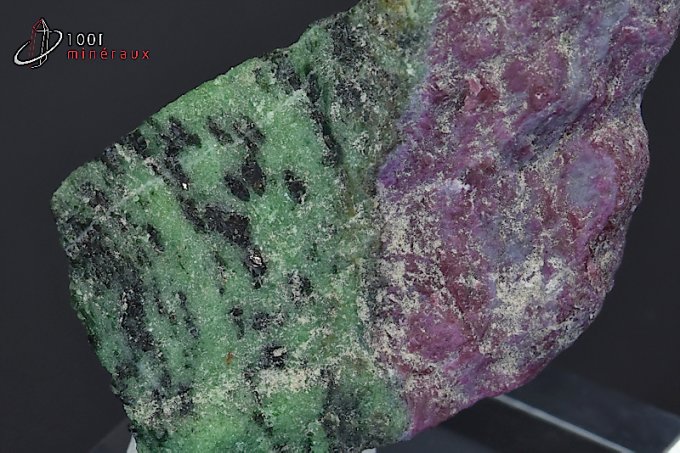 rubis-zoisite-mineraux-cristaux