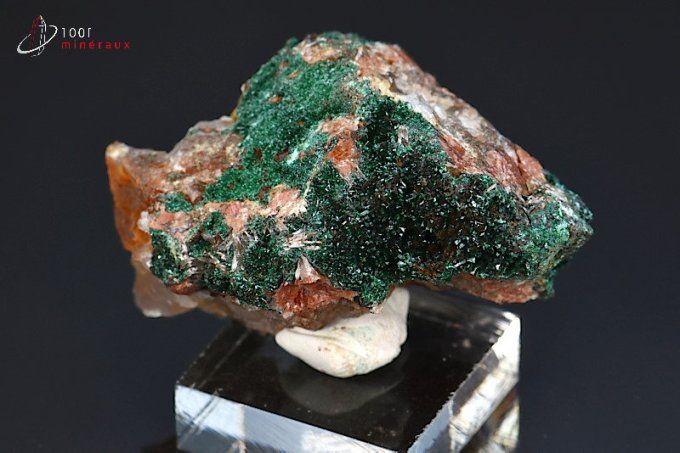 cristaux d'atacamite sur roche