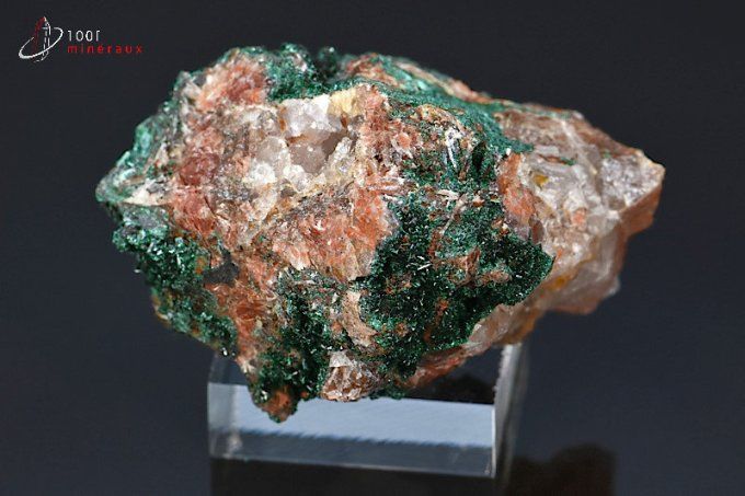 cristaux d'atacamite sur roche