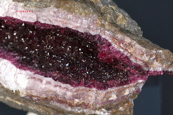 formation en geode de roselite