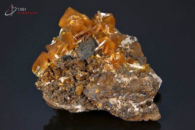 nombreux cristaux tabulaires de wulfenite