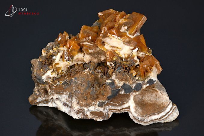 nombreux cristaux tabulaires de wulfenite