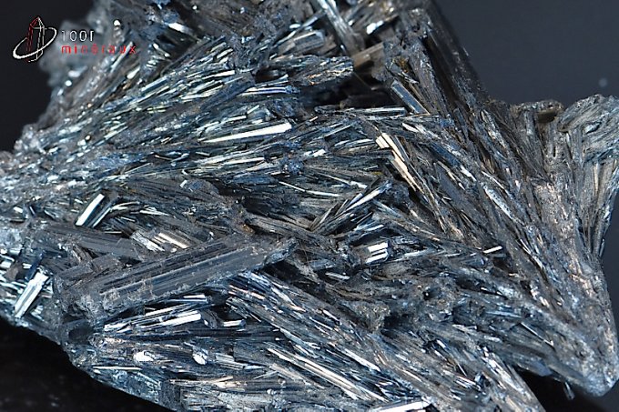 stibine-stibnite-antimonite-mineraux-cristaux