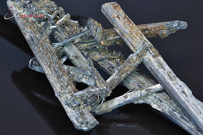 stibine-stibnite-mineraux-cristaux