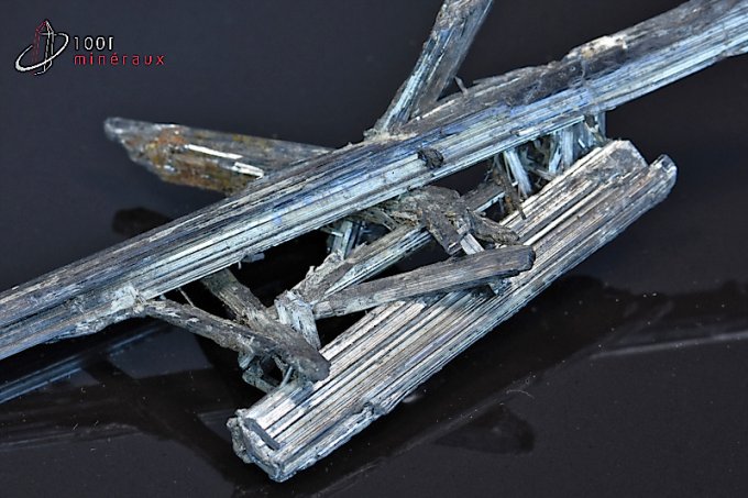 stibine-stibnite-mineraux-cristaux