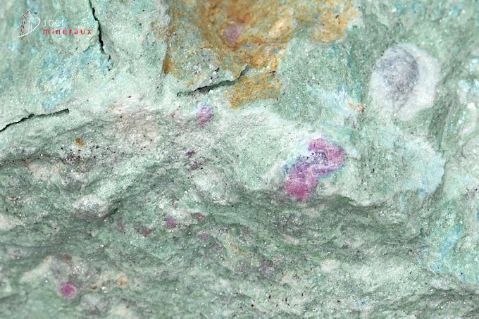 mineral fuchsite et rubis