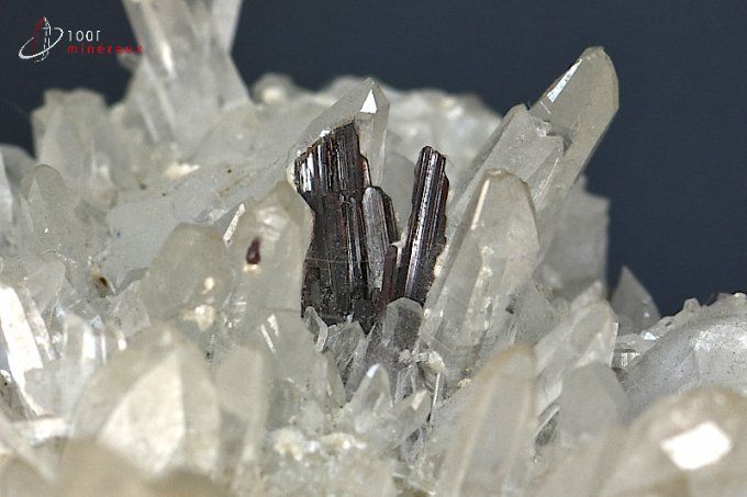 hubnerite sur cristal de roche