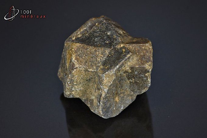 staurotide-mineraux-cristaux