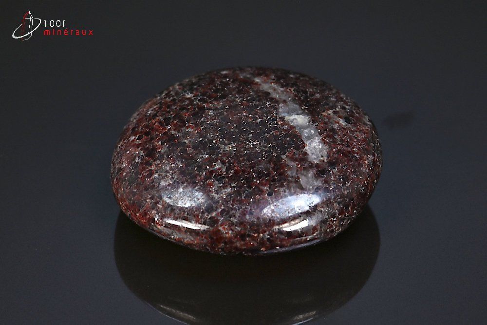 Grenat galet poli - Madagascar - minéraux polis 4,9 cm / 83g / BF890