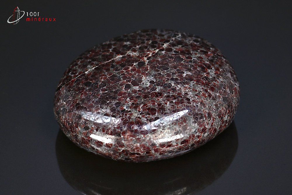 Grenat galet poli - Madagascar - minéraux polis 5,8 cm / 141g / BF891