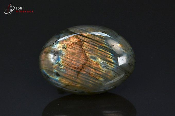 galet de labradorite polie