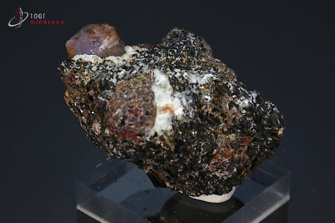 cristal de rubis corindon sur biotite