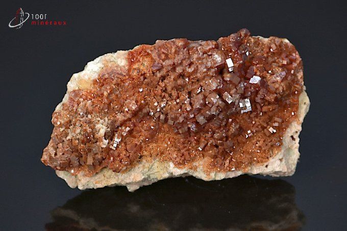 ensemble de cristaux de vanadinite