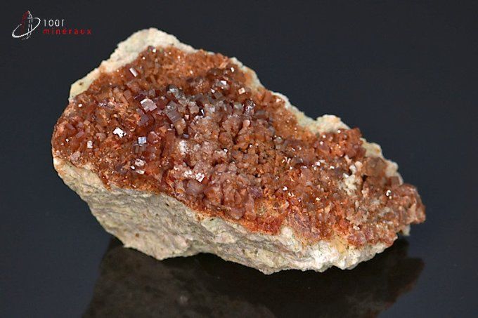 ensemble de cristaux de vanadinite