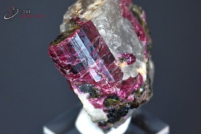 rubellite-tourmaline-cristaux-mineraux