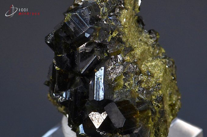 epidote-mineraux-cristaux