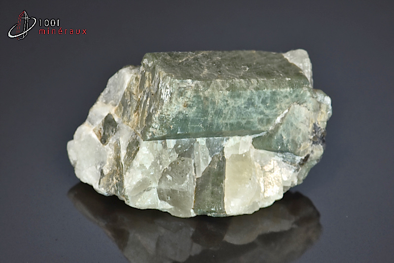 Diopside cristallisé - Madagascar - minéraux à cristaux 5,2 cm / 71g / BH739
