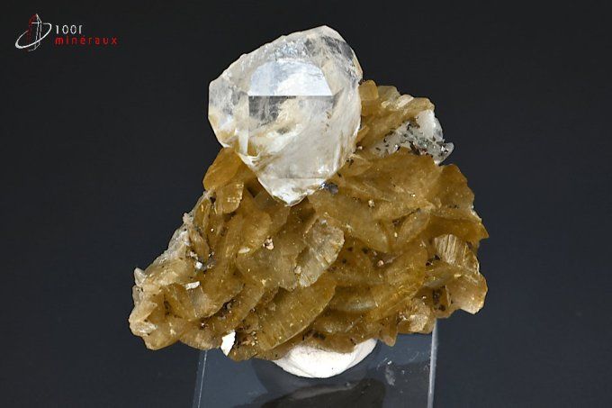 cristal de roche sur des cristaux translucides de siderite