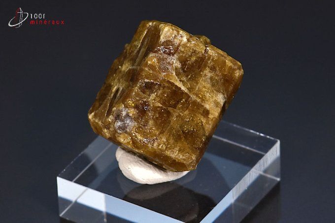 grand cristal de vesuvianite