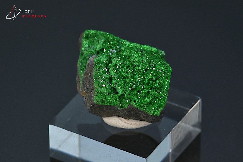 Uvarovite - Russie - minéraux à cristaux 1,8 cm / 8g / BJ456