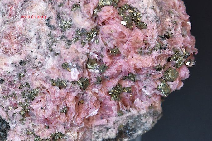 rhodonite-mineraux-cristaux