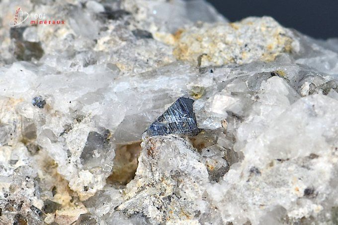cristaux anatase sur quartz