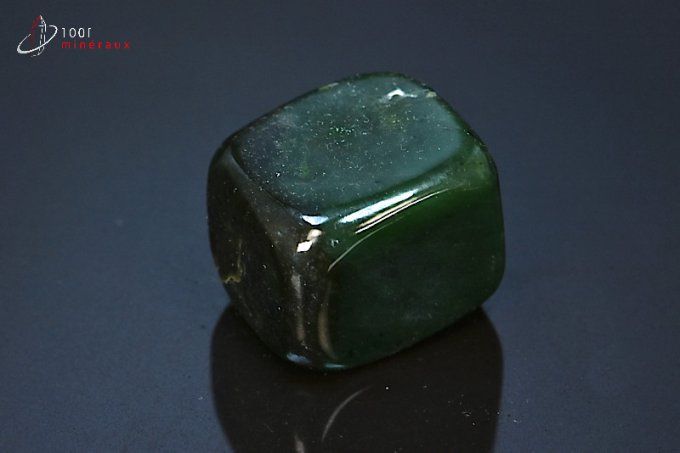 pierre jade néphrite poli
