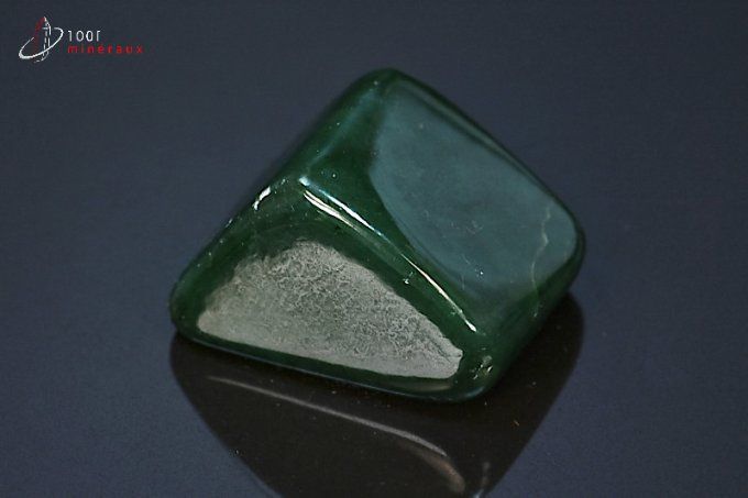 Jade néphrite poli - Pakistan - minéraux polis 3,7 cm / 44g / BK154