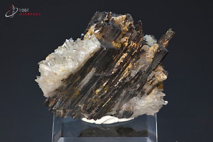 cristaux d'hubnerite sur quartz