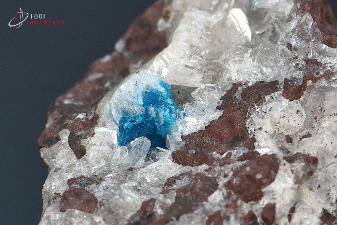 cristal de cavansite sur heulandite
