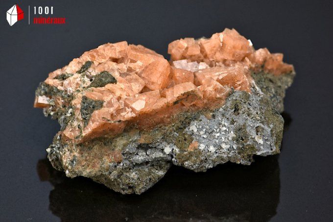 chabazite_calcium_mineraux_cristaux