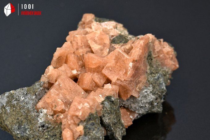 chabazite_calcium_mineraux_cristaux