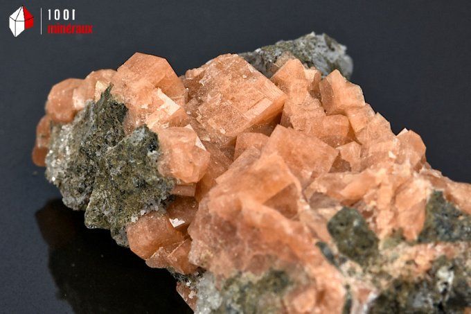 chabazite_calcium_mineraux_cristaux