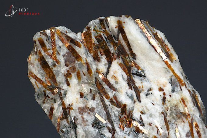 cristaux lamellaires d'astrophyllite