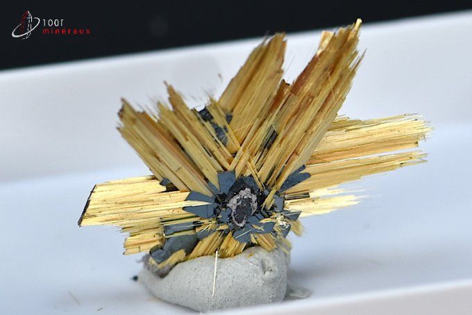 cristaux de rutile sur ilmenite