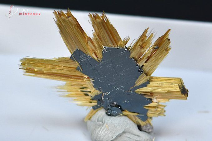 cristaux de rutile sur ilmenite