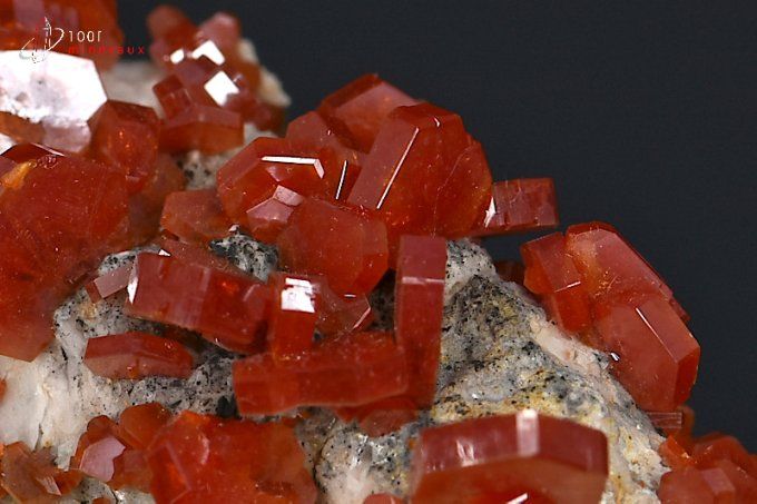 cristaux vanadinite mineraux