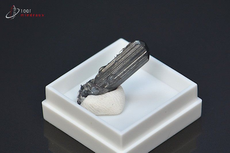Stibnite (ou Antimonite) - Chine - minéraux à cristaux 1,9 cm / 1 g / BM241
