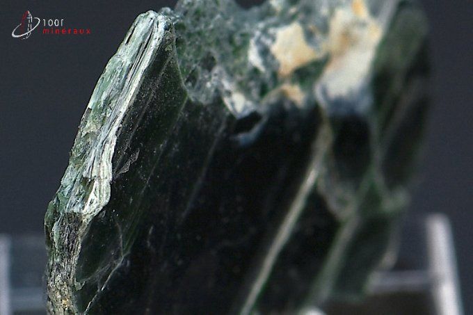 Clinochlore - Madagascar - minéraux à cristaux 4,4 cm / 6g / BM244