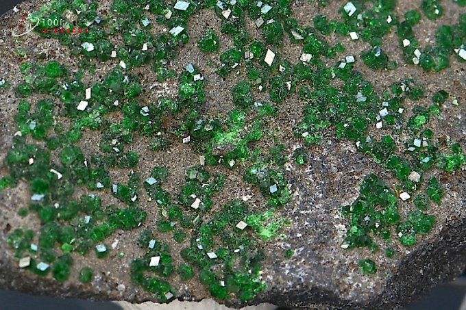 grenats d'uvarovite