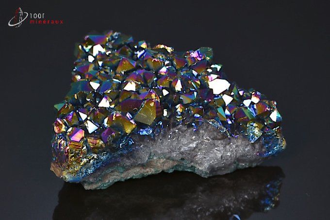 cristaux de quartz couverts de titane 