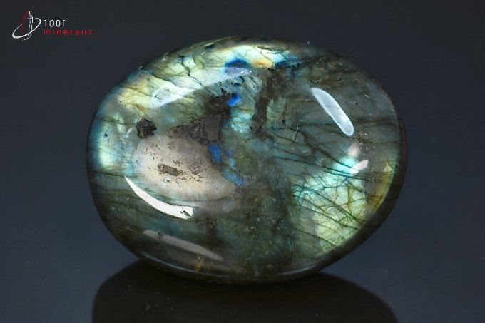 galet de labradorite polie