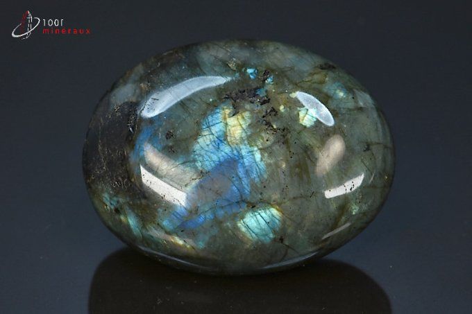 galet de labradorite polie