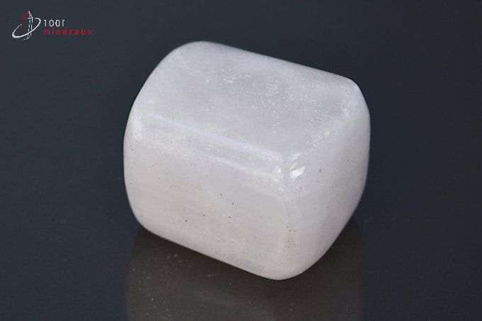 pierre de manganocalcite polie